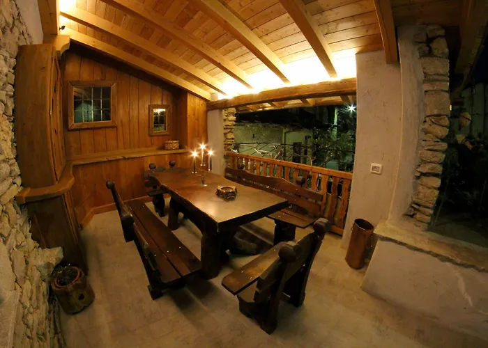 Guest house Maison Du-noyer Et Tables D'hotes