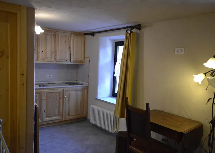 Maison Du-noyer Et Tables D'hotes Guest house Aosta