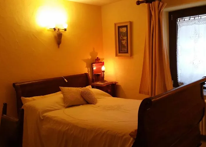 Maison Du-noyer Et Tables D'hotes Guest house