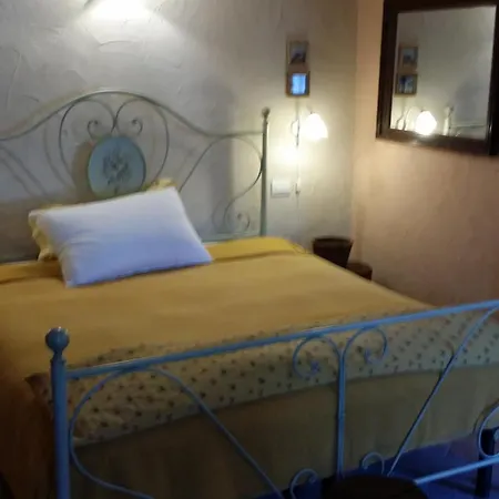 Maison Du-noyer Et Tables D'hotes Аоста