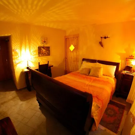 Maison Du-noyer Et Tables D'hotes 3*