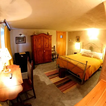 Maison Du-noyer Et Tables D'hotes Casa de hóspedes