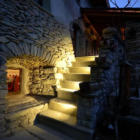 Maison Du-noyer Et Tables D'hotes Guest house 2*