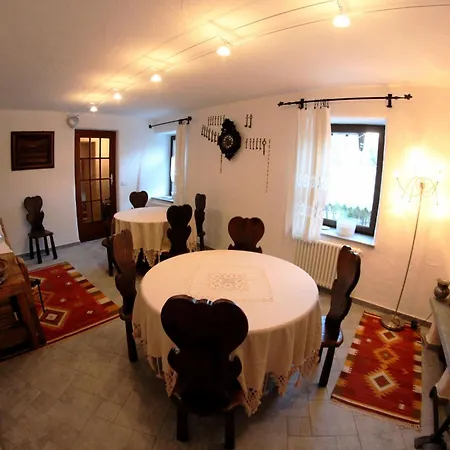 Maison Du-noyer Et Tables D'hotes Casa de hóspedes