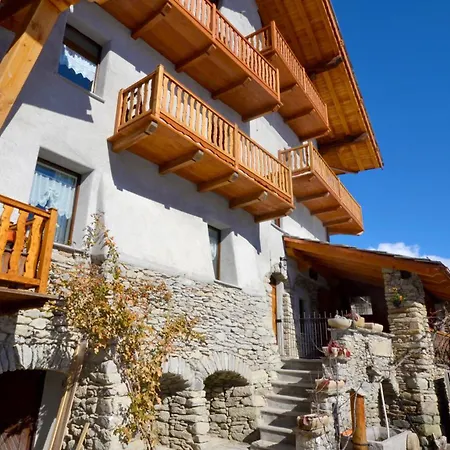 Maison Du-noyer Et Tables D'hotes Aosta