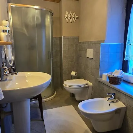 Maison Du-noyer Et Tables D'hotes 2* Аоста
