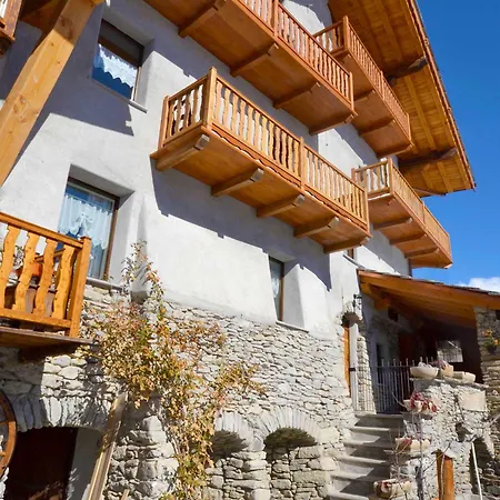 Maison Du-noyer Et Tables D'hotes Pensionat Aosta