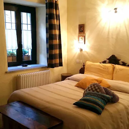 Maison Du-noyer Et Tables D'hotes Affittacamere Aosta