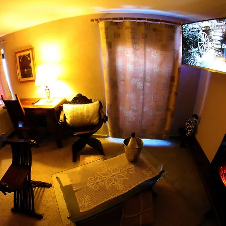 Maison Du-noyer Et Tables D'hotes Guest house