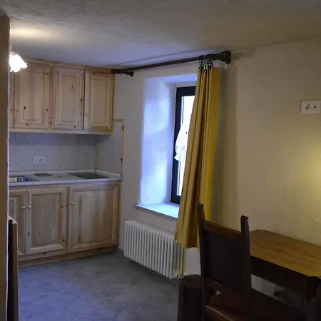 Maison Du-noyer Et Tables D'hotes Affittacamere Aosta