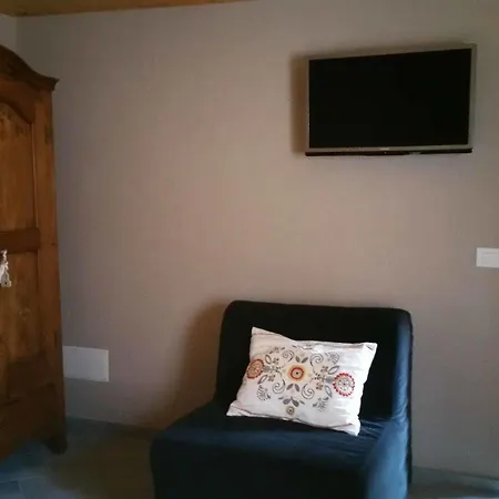 Maison Du-noyer Et Tables D'hotes Guest house