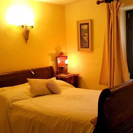 Maison Du-noyer Et Tables D'hotes Guest house