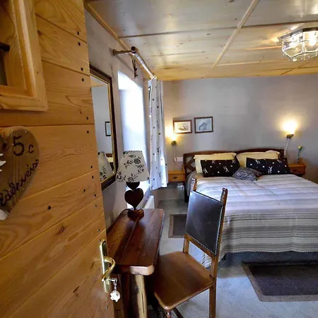 Casa de hóspedes Maison Du-noyer Et Tables D'hotes
