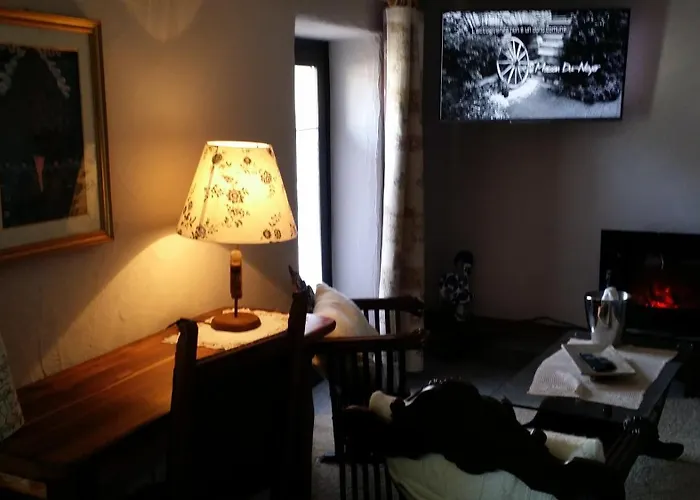 Maison Du-noyer Et Tables D'hotes 3*