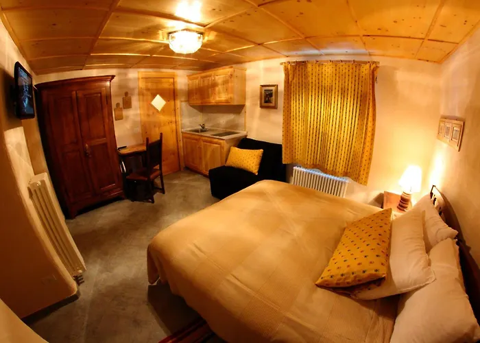 Maison Du-noyer Et Tables D'hotes 3* Aosta