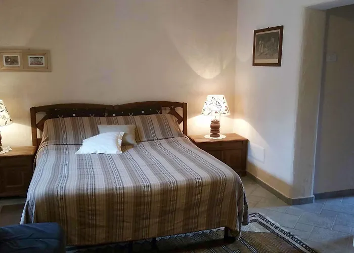 Pensionat Maison Du-noyer Et Tables D'hotes Aosta