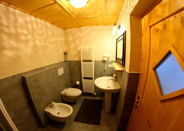 Maison Du-noyer Et Tables D'hotes Aosta