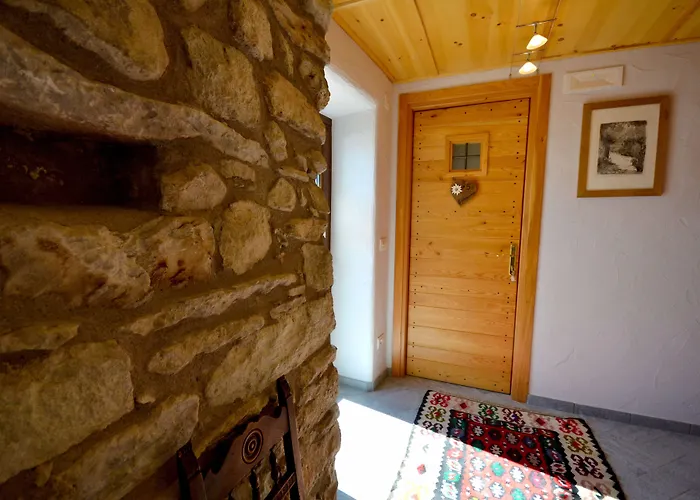 Pensionat Maison Du-noyer Et Tables D'hotes 3*