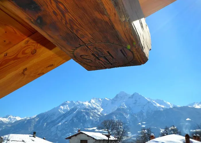 Pensionat Maison Du-noyer Et Tables D'hotes Aosta
